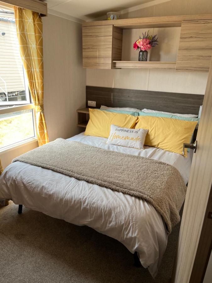 Beautiful Caravan In Trecco Bay! 74 Sycomore Bridgend  Exteriör bild