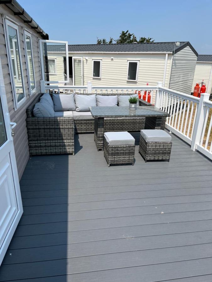 Beautiful Caravan In Trecco Bay! 74 Sycomore Bridgend  Exteriör bild